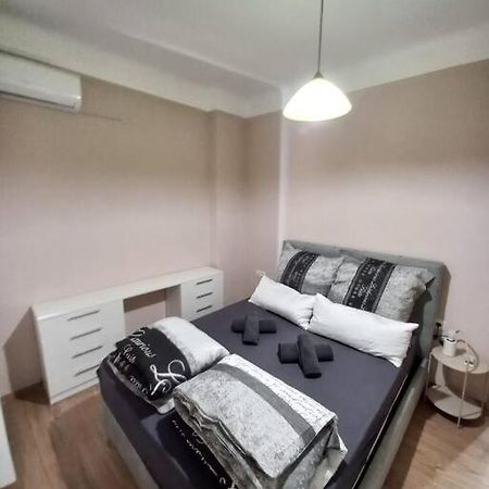 Kassandrou Deluxe Apartment Tesalonika Bagian luar foto