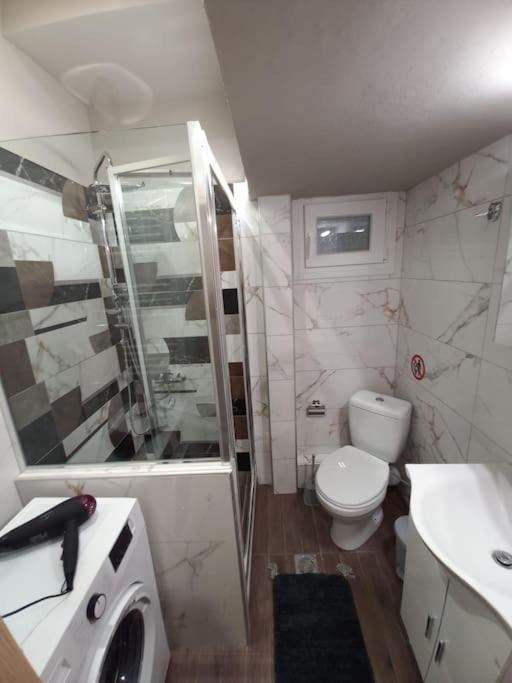 Kassandrou Deluxe Apartment Tesalonika Bagian luar foto